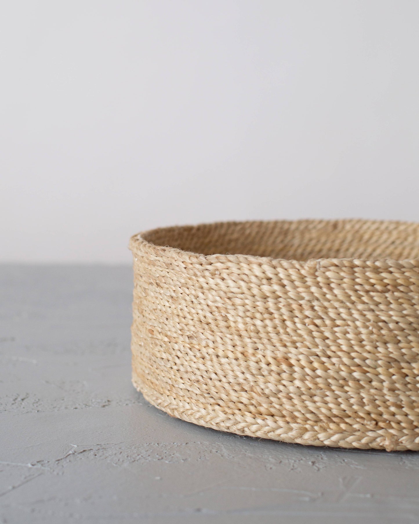 Round Tabletop Basket, jute - natural