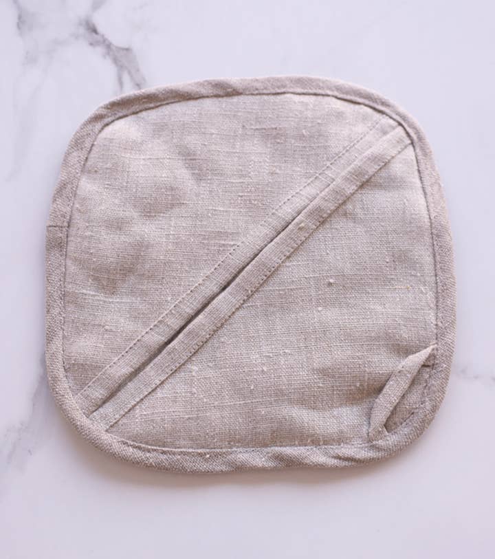 Dominique Pot Holder