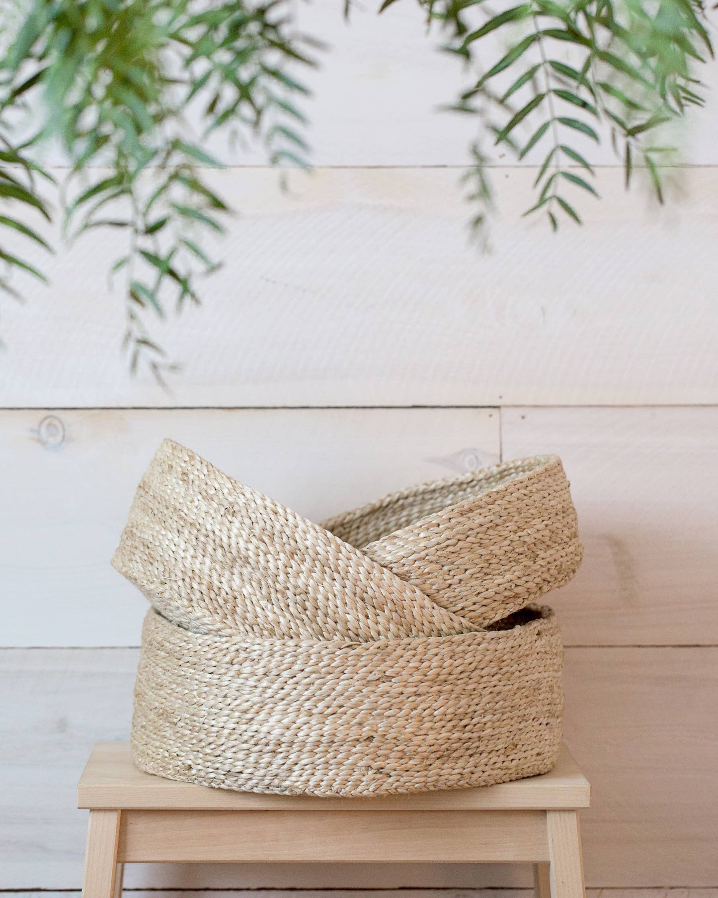 Round Tabletop Basket, jute - natural