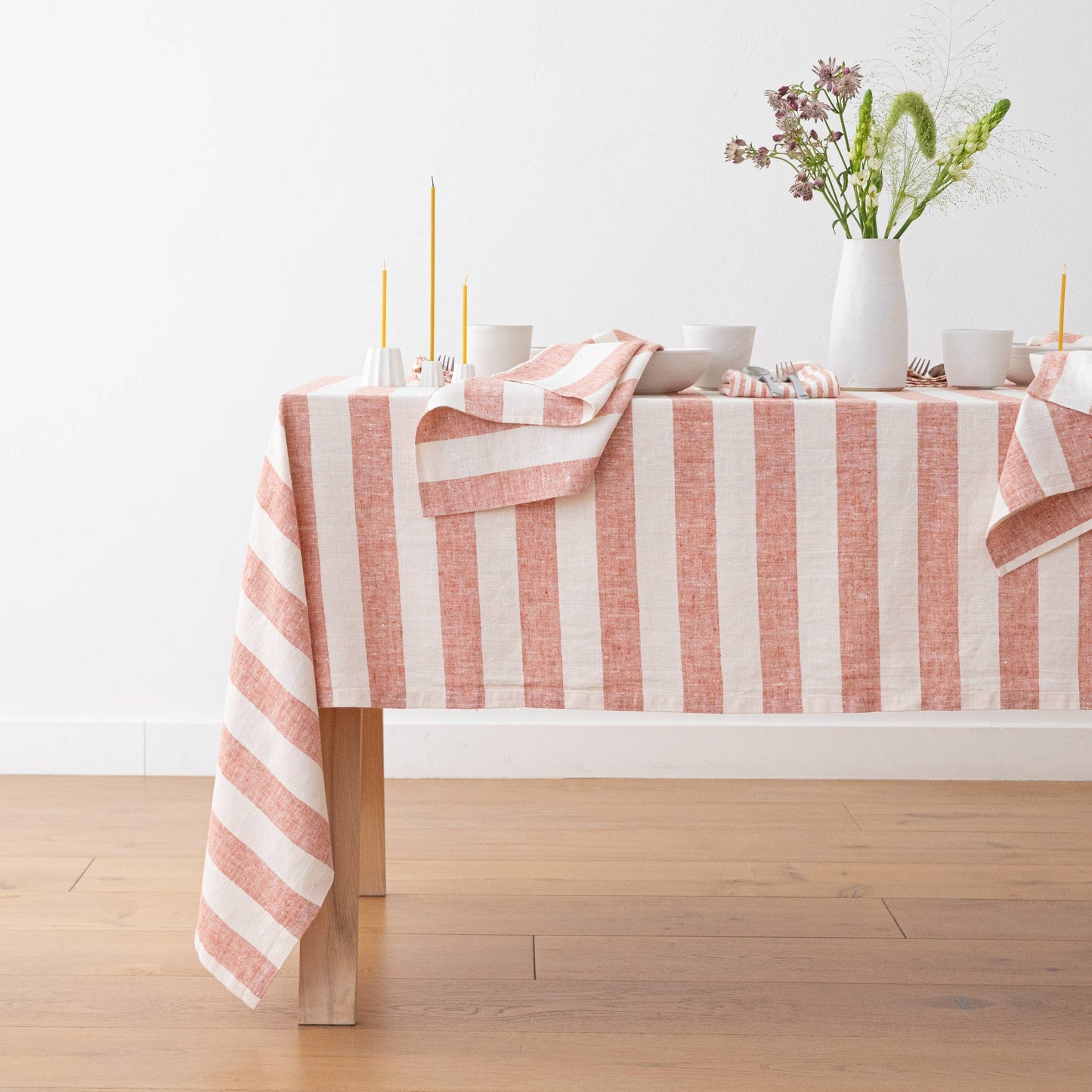 Linen Tablecloth - Brick/White Philippe