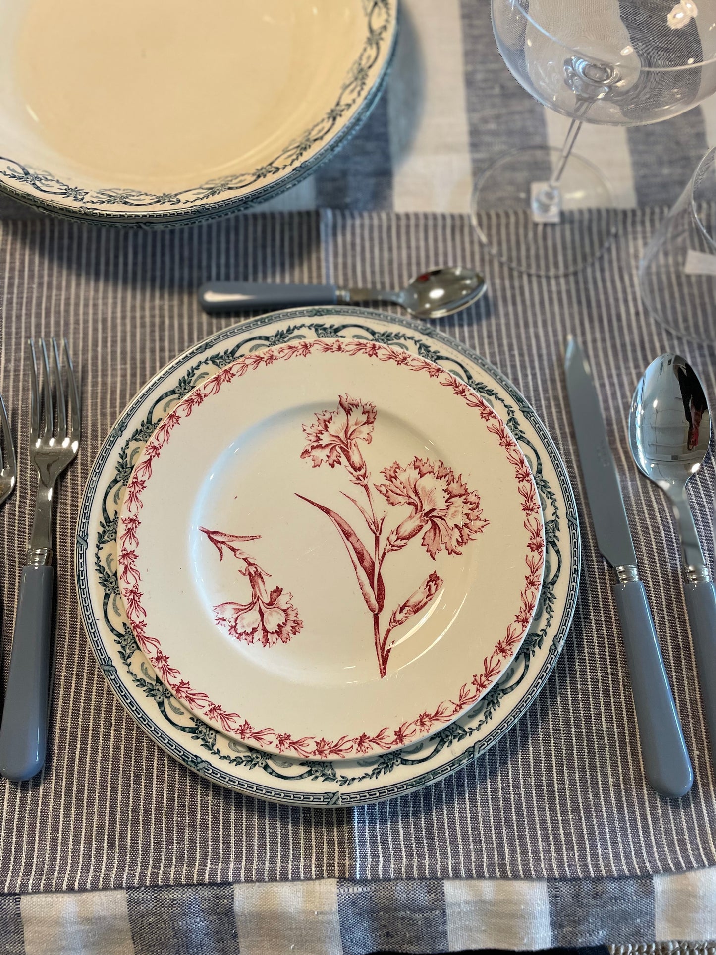 Terre de Fer - Oeillet Side Plate
