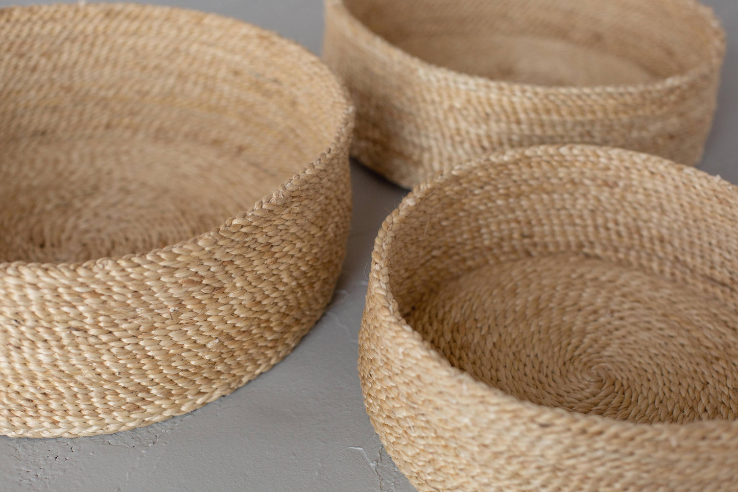 Round Tabletop Basket, jute - natural